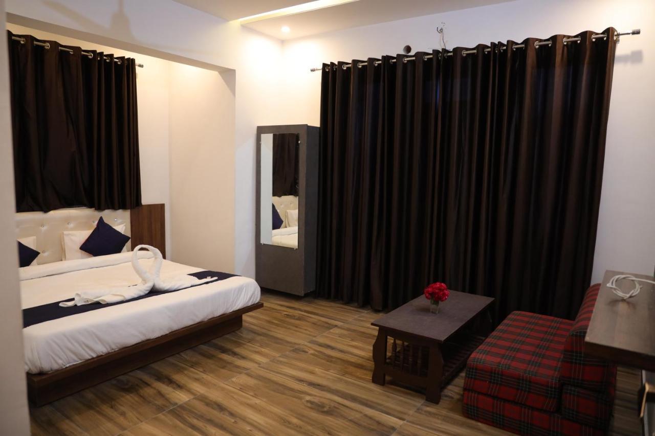 Winter Mountain Resort Pushkar Exterior foto